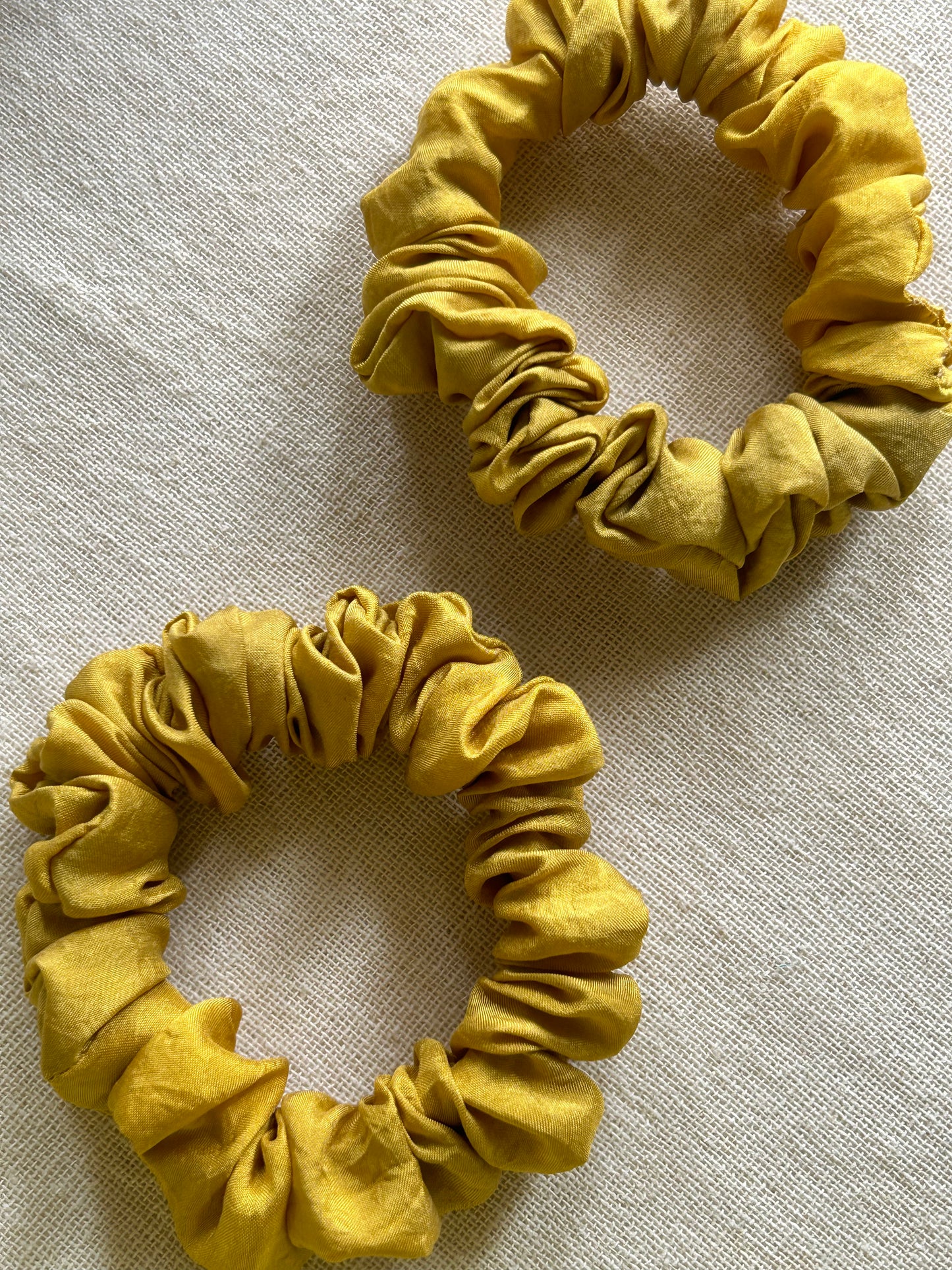 Small Grass Silk Scrunchie