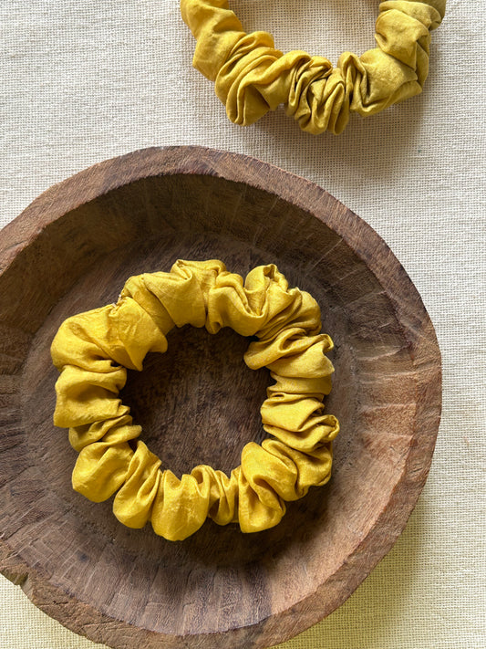 Small Grass Silk Scrunchie