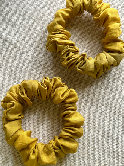 Small Grass Silk Scrunchie