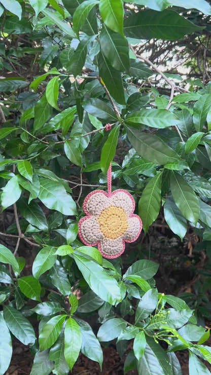 Daisy Charm & Ornament - Green